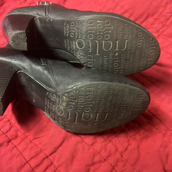 Ladies boots, good condition, heels scuffed - Picture 5 of 5